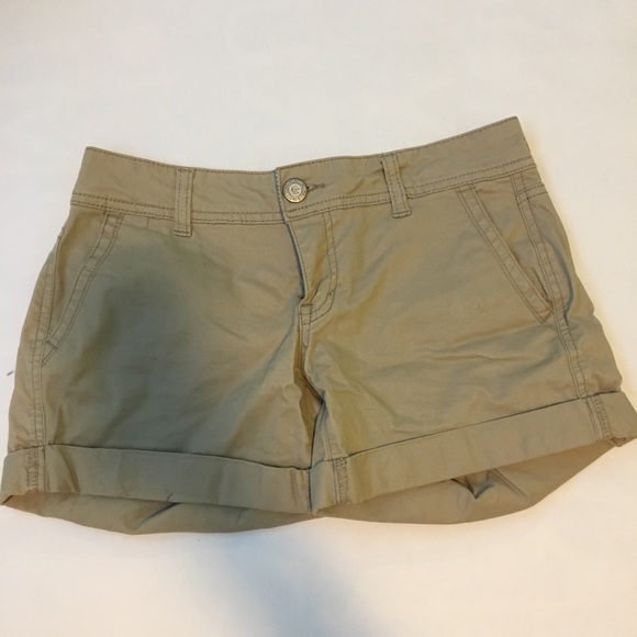 Khaki shorts - Picture 2 of 3